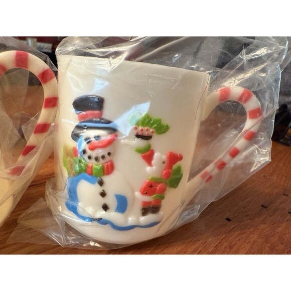 4 Vintage Holiday Christmas Mugs Sterling House 1985 Plastic Nostalgia Santa New - Picture 5 of 10